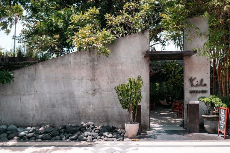 Front courtyard of Kilo Kitchen Bali restaurant