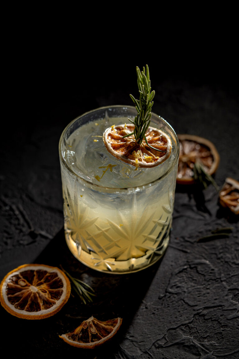 ROSEMARY GIN & TONIC