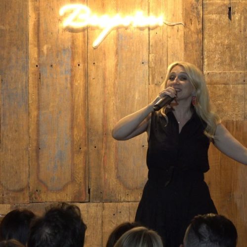 Elena Gabrielle performing live at Kendra Art Space